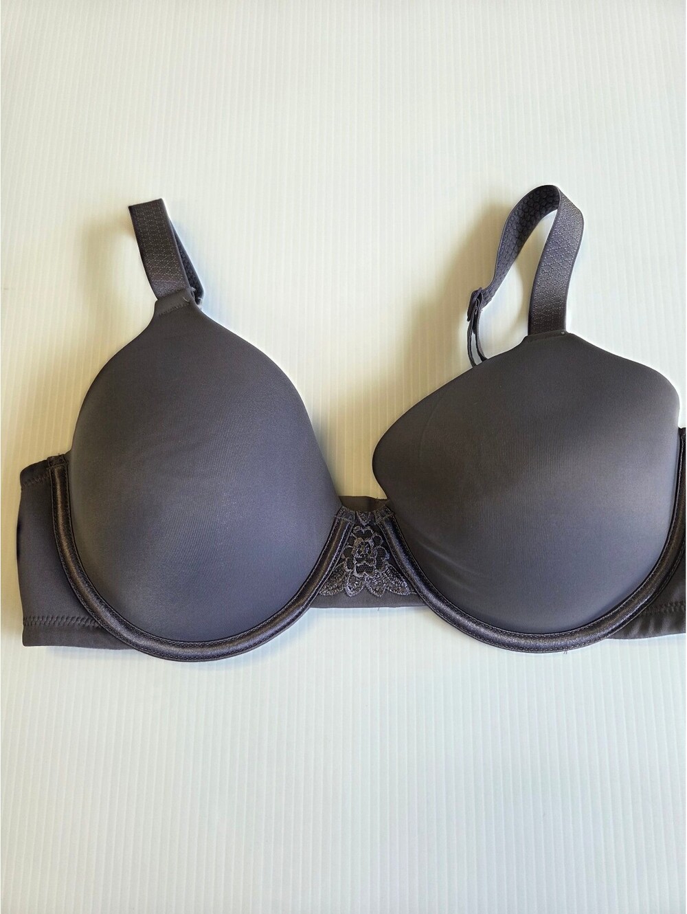 Vanity Fair Women's 36C Underwire Minimizer Bra in Gray style 76380